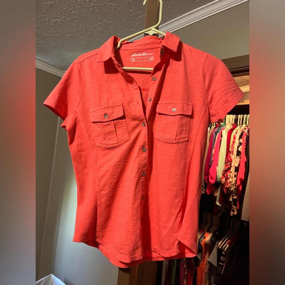 Eddie Bauer top. Size Petite Medium.